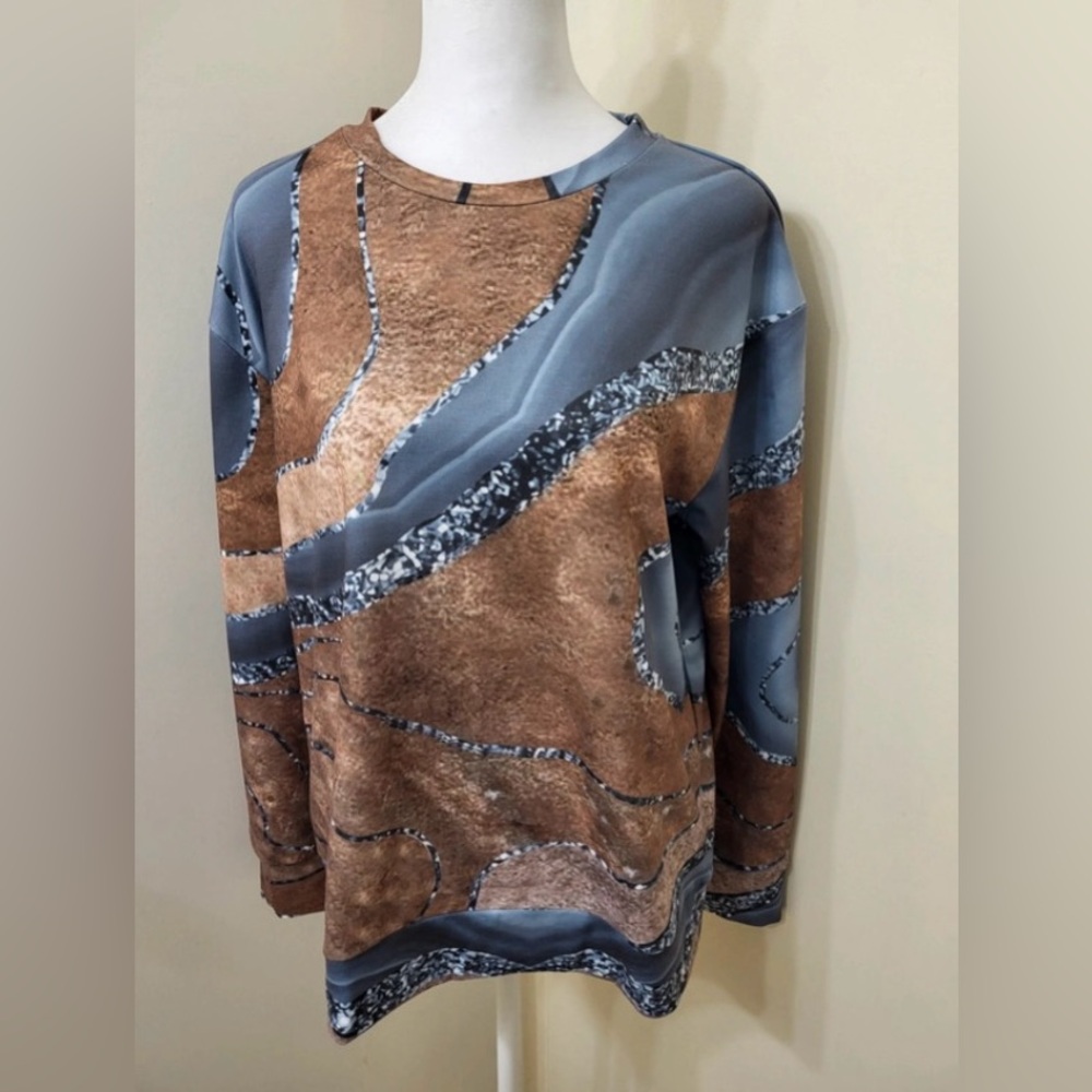 Long sleeve colorful top